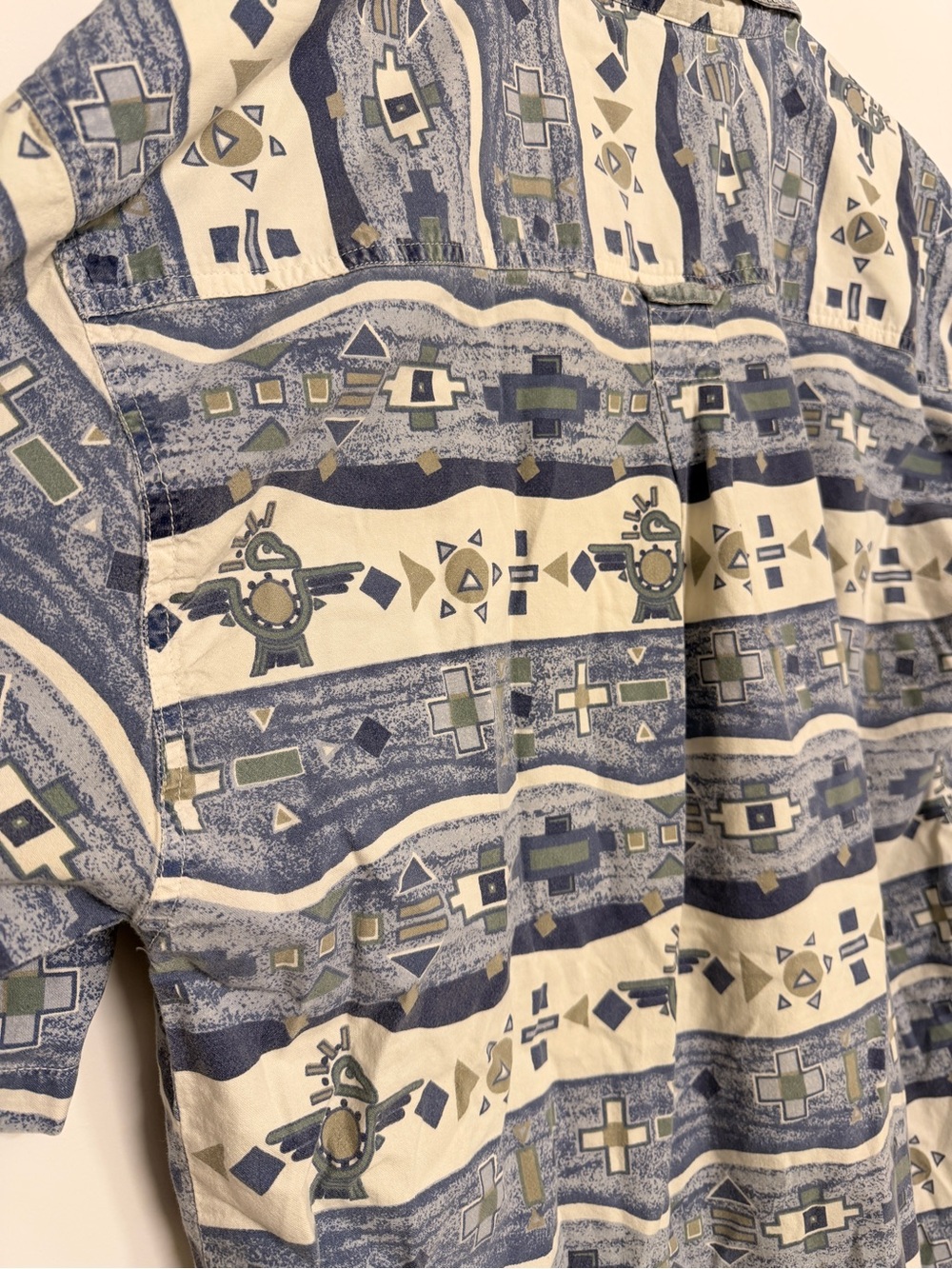 Men’s Aztec Patterned Button Up - Picture 5 of 5